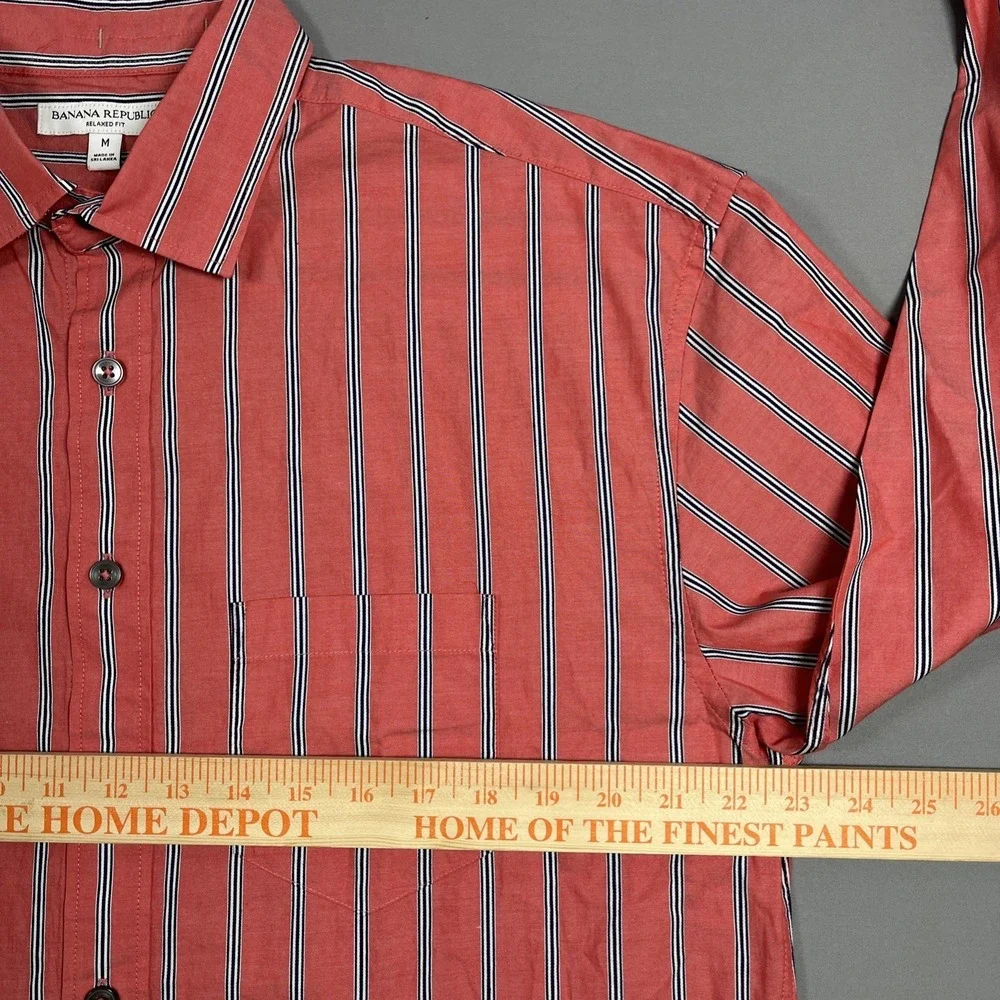 Banana Republic Mens Button Up Shirt Medium Coral Striped Relaxed Fit Casual